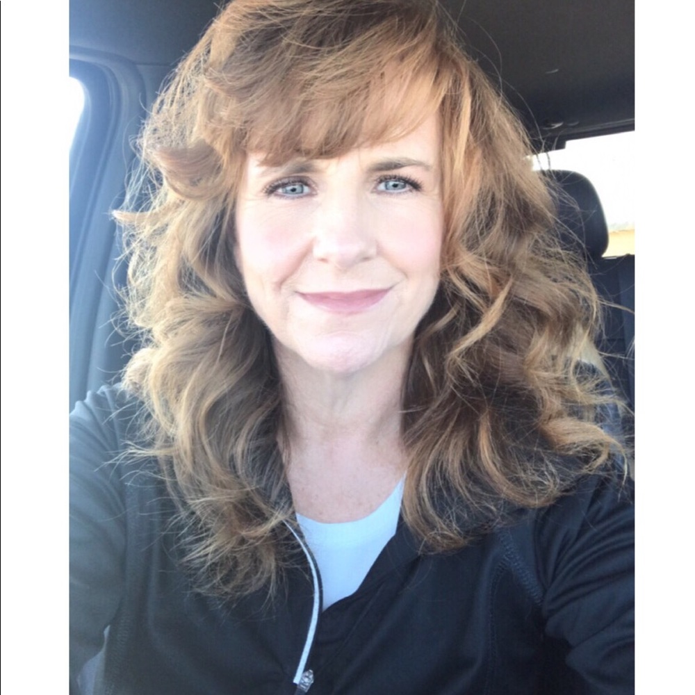 Meet your Posher, Connie